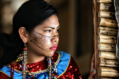 Mujeres Shipibo Medicina de la selva (Amazonia Peruana), conectadas con la Madre Tierra